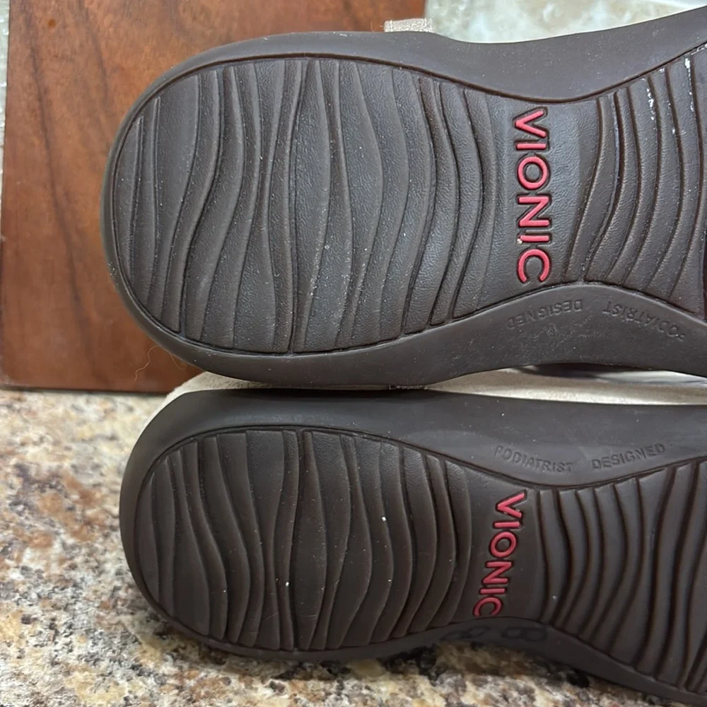 Vionic Kirra Metallic Rose Gold Thong Sandals Size 6